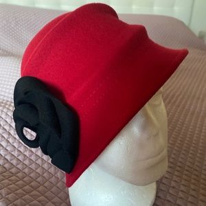 FERRARI RED COLOR  HAT DECORATED WITH BLACK ROSE, BETMAR NEW YORK.100% WOOL,OS